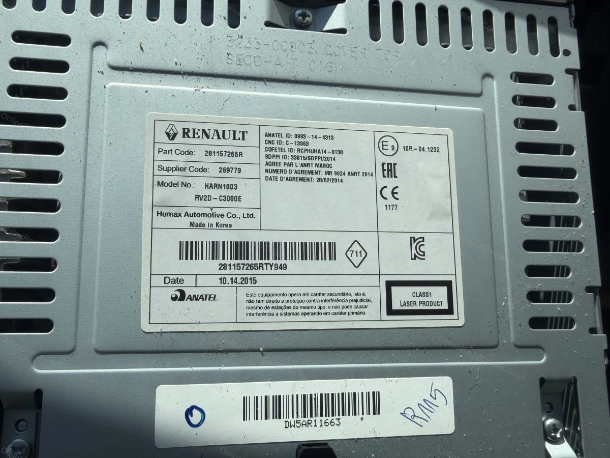 Serial label on the radio casing