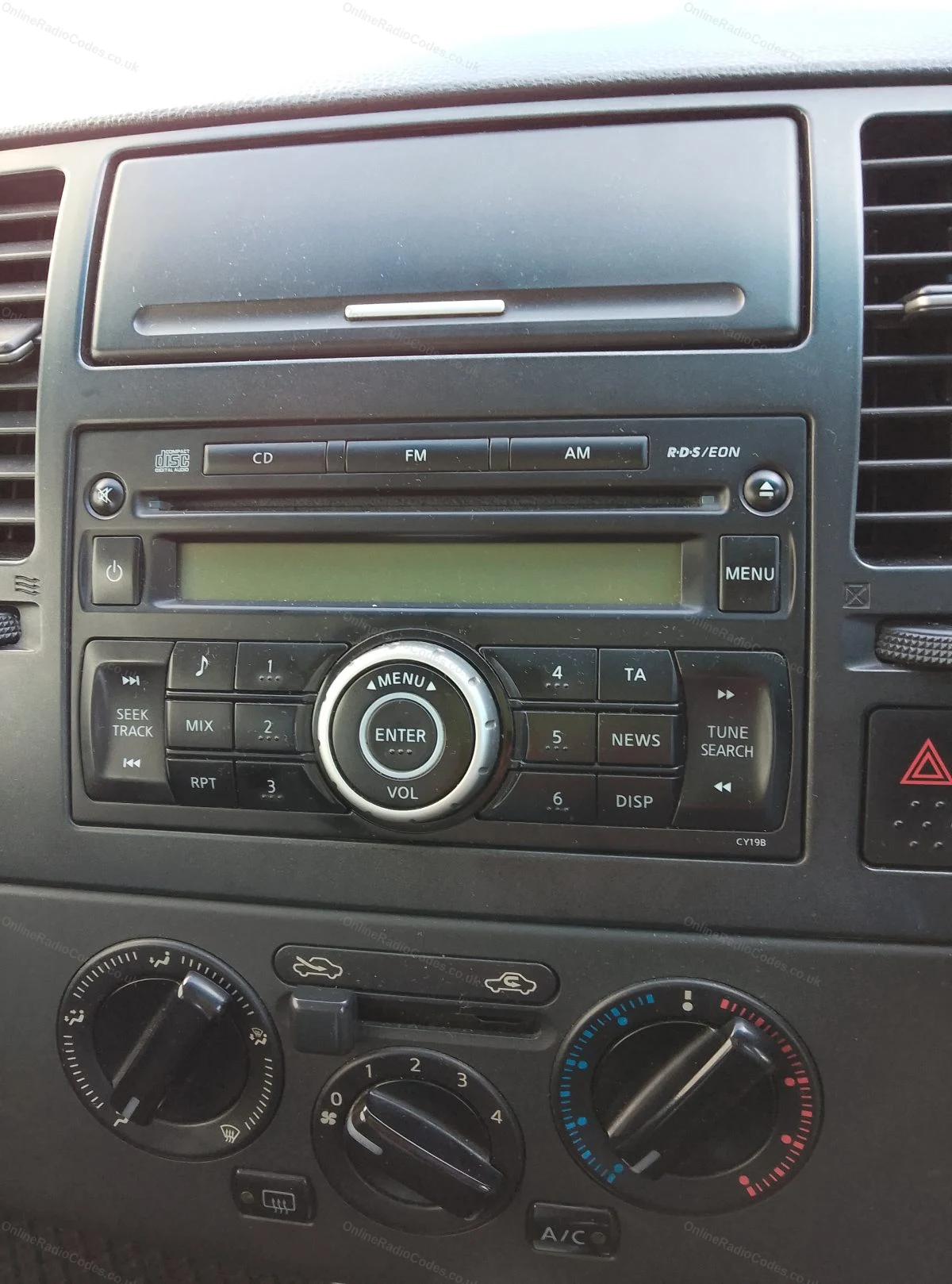 Nissan CD radio in the dashboard
